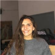 Estudiante del grado de Estudios Ingleses que imparte clase a niños de todas las edades